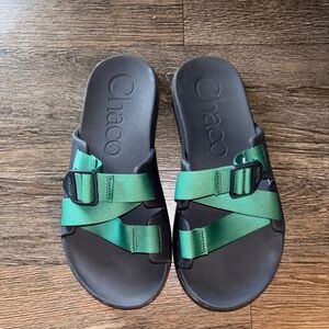 Chaco size 9 men’s sandals like new